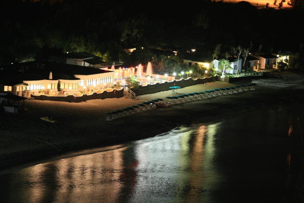 Hotel Club Poseidon Stalettì Buitenkant foto