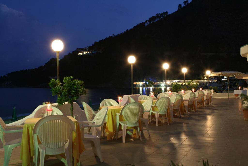Hotel Club Poseidon Stalettì Buitenkant foto