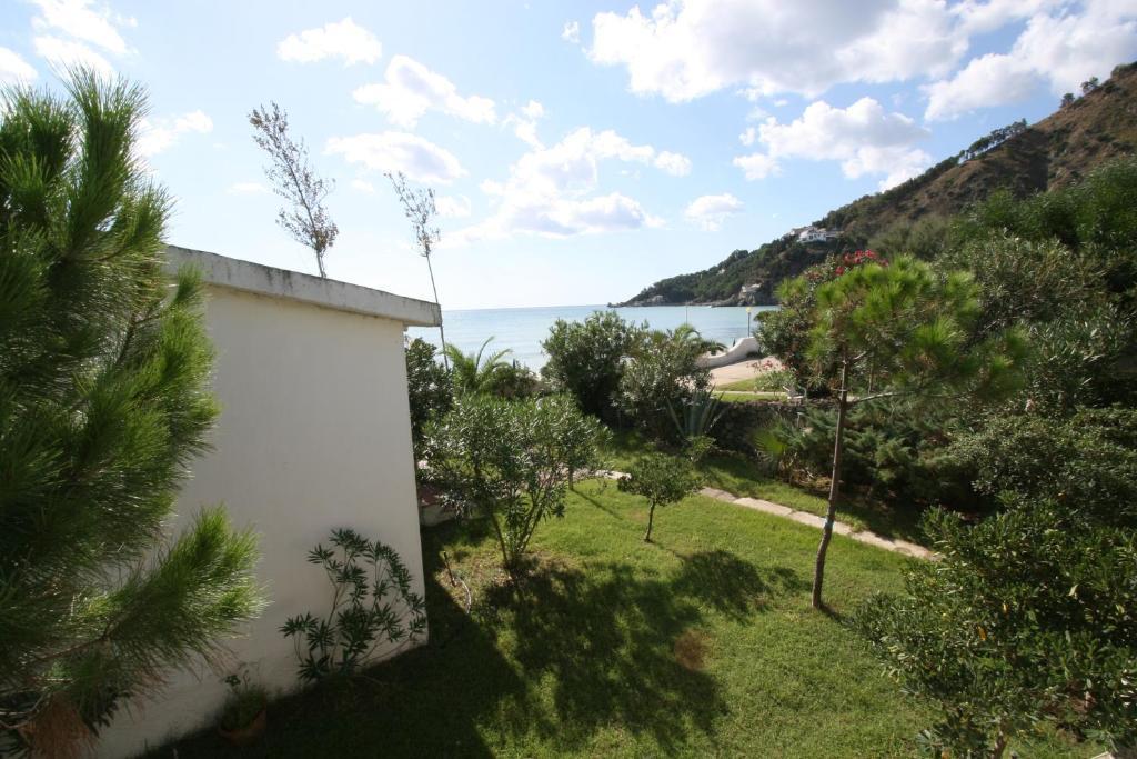 Hotel Club Poseidon Stalettì Buitenkant foto